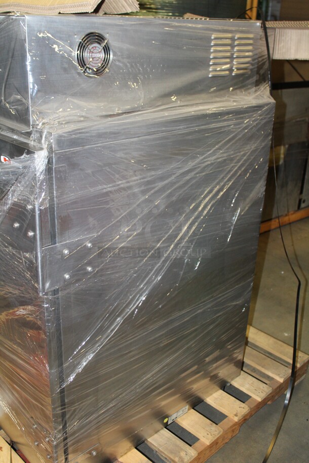 FANTASTIC! Carter Hoffman Model RTH Commercial Stainless Steel Half Size Holding/Warming Cabinet. 31.5x40.5x61.5. 120V/60Hz.  Working When Pulled!   - Image 3 of 7