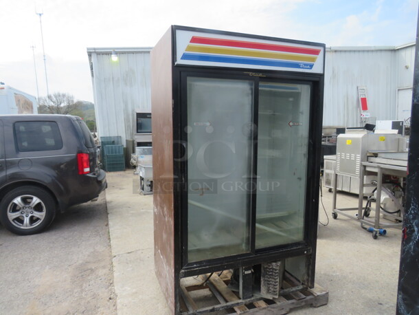 One True 2 Door Glass Display Cooler. 115 Volt. #GDM-41. No Bottom Plate. 47X29X78 - Image 2 of 2