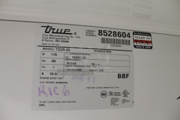 2015 True TG2R-2S Stainless Steel Commercial 2 Door Reach In Cooler w/ Poly Coated Racks on Commercial Casters. Tested and Powers On But Does Not Get Cold - Image 6 of 7