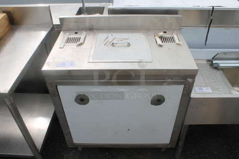 BRAND NEW SCRATCH AND DENT! Stainless Steel Commercial Counter w/ Ice Bin.