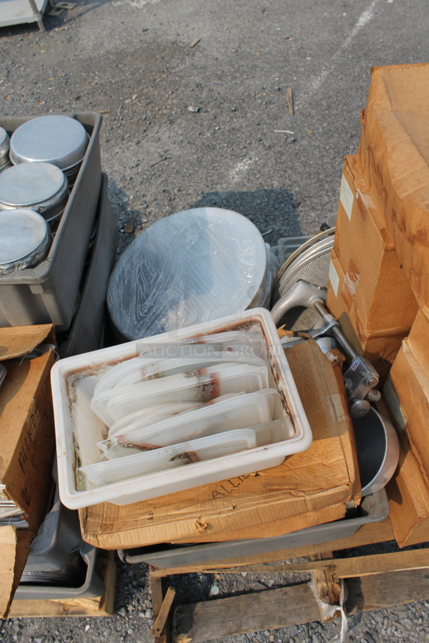 ALL ONE MONEY! Lot of Plastic Containers With Lids, Cake Pans, Colander, Ice Cream Scoopers, Large Pizza Pans, Baking Sheet, Wood Pallet AND MORE!  - Image 2 of 5
