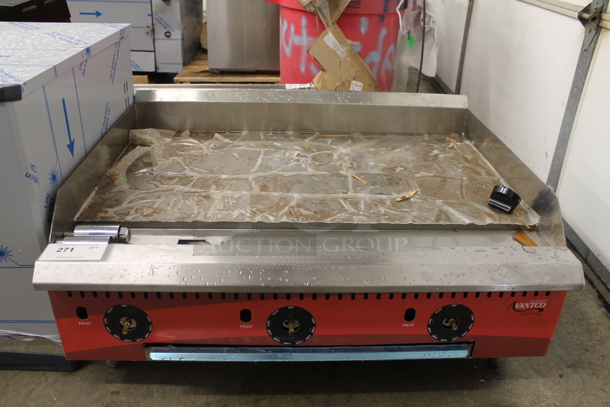 BRAND NEW SCRATCH AND DENT! 2021 Avantco 177CAG36TG Stainless Steel Commercial Countertop Natural Gas Powered Flat Top Griddle.  - Image 1 of 4