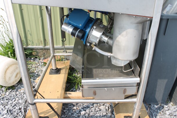 LIKE NEW! USED A FEW TIMES! 2022 Noble Wareforce-I-E Commercial Stainless Steel Single Rack Low-Temperature Door Type Dish Machine. 115V, 1 Phase. - Image 3 of 12