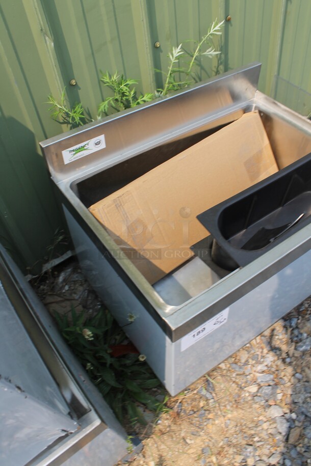 BRAND NEW SCRATCH AND DENT! Regency 600IB1824CP Commercial Stainless Steel Underbar Ice Bin With 7 Circuit Post-Mix Cold Plate, Bottle Holders And Legs. - Image 5 of 6