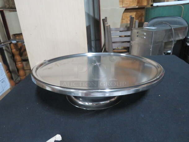 One NEW Pizza/Pie Holder.  - Image 1 of 1