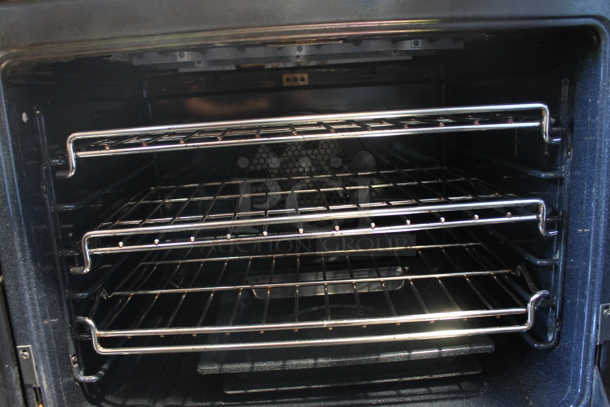 Viking VESO127SS Professional Series Ultra-Premium Select
27 Inch Single Electric Wall Oven with 4.2 cu. ft. Capacity, Vari-Speed Dual Flow Convection, Rapid Ready Preheat and 10-Pass Broiler: Stainless Steel 208-240 Volts 1 Phase.  - Image 5 of 8