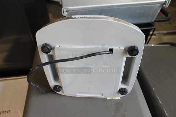 BRAND NEW SCRATCH AND DENT! AvaWeigh 334WPC30SS Stainless Steel Countertop Food Portioning Scale. Tested and Working! - Image 6 of 7