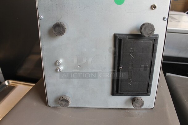 BRAND NEW SCRATCH AND DENT! Torrey L-EQ 10/20 Stainless Steel Commercial Countertop Food Portioning Scale. Tested and Working! - Image 6 of 10