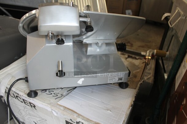 BRAND NEW SCRATCH AND DENT! Backyard Pro 554SL110E Stainless Steel Commercial Countertop Meat Slicer w/ Blade Sharpener. 120 Volts, 1 Phase. Tested and Working! - Image 5 of 9