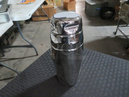 One NEW Vollrath 22oz  Cocktail Shaker.  #47622
