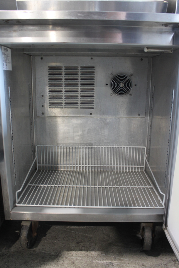 Silver King SKFSM Stainless Steel Commercial Cooler w/ Topping Rail, 5 Drop Ins and 5 Lids on Commercial Casters. 115 Volts, 1 Phase. Tested and Working! - Image 6 of 7