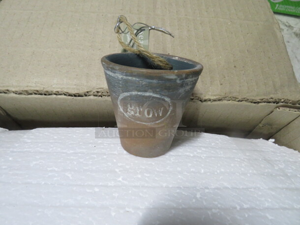 NEW Grow Plant Ceramic Pot. 12XBID - Image 1 of 1