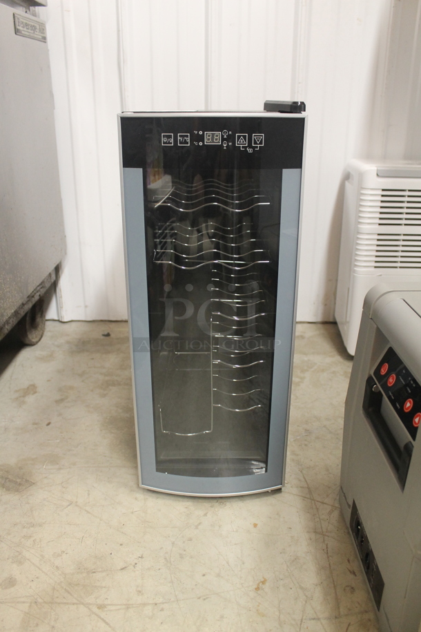 BRAND NEW SCRATCH AND DENT! Avanti Quiet 12-Bottle Thermoelectric Counter-top Wine Cooler. 115V. Tested And Powers On But Does Not Get Cold