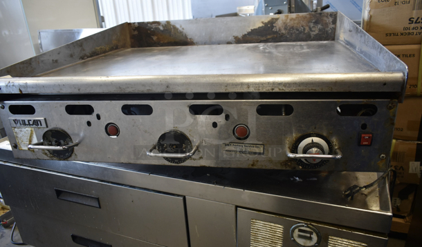 Vulcan Hart 956VX-10100R Stainless Steel Commercial Countertop Natural Gas Powered Flat Top Griddle. - Image 4 of 5