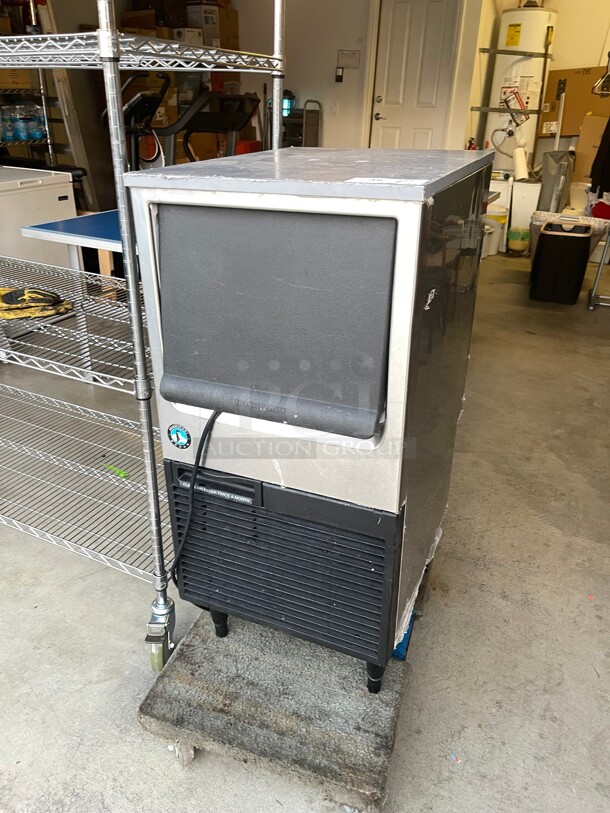 Working! Hoshizaki KM-81BAJ 17 inch Crescent Cube Undercounter Commercial Ice Maker - 78 lbs/day, Air Cooled, ADA NSF 115 Volt Tested and Working! - Image 1 of 6