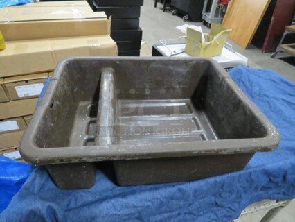 One Bussing Tub.