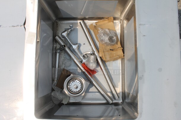 BRAND NEW SCRATCH AND DENT! Regency 600ST3048R Commercial Stainless Steel Work Table With Sink. - Image 4 of 4