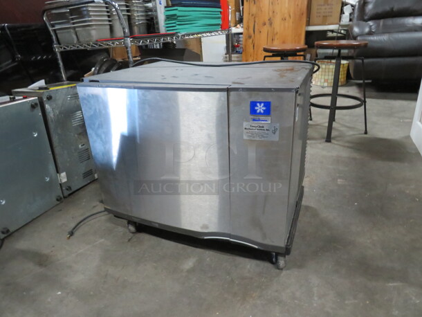 One WORKING Manitowic Ice Maker. Model# SY0454A. 115 Volt. 30X25X21 - Image 2 of 2