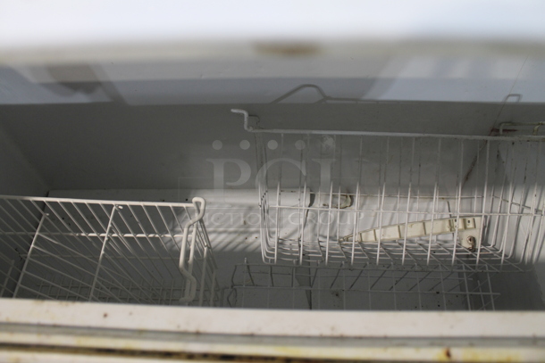 Atosa MWF9016 Metal Chest Freezer w/ Hinge Lid. 115 Volts, 1 Phase. Tested and Working! - Image 3 of 5