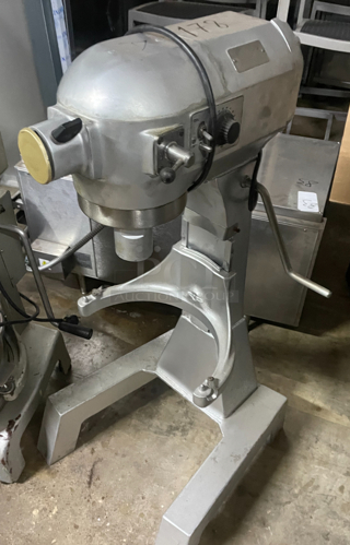 Dough Mixer 20qt missing bowl and attachments