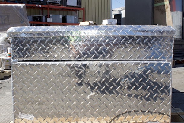 RDS 72745 91 Gallon Auxiliary Fuel Tank & Toolbox Combo Bright Aluminum  - Image 4 of 9