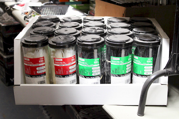 GRILL COMBO! (1) Pit Boss ROSEWOOD TOOL SET, (20) Assorted Cable Ties - 650ct, (1) Cuisinart 7-Piece GRIDDLE SET, (1) Cuisinart Chef’s Classic 5pc Grill Set, (14) Angle Brackets, (1) BLACKSTONE PRESS & SEAR "BURGER KIT", (1) Pit Boss WOOD PELLET SMOKER Cover, (1) Ozark Trail COOLER WHEEL KIT, (1) Expert Grill Meat Thermometer. 9x Your Bid - Image 3 of 9