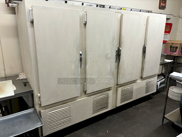 VINTAGE! Vering 9-1/2 ft 4-Section Refrigerator, Self Contained, 115v. IN PERFECT WORKING ORDER! - Image 1 of 3