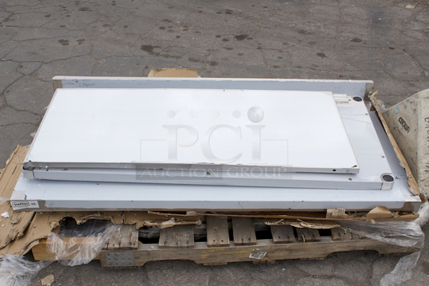 BRAND NEW SCRATCH & DENT! Steelton 30" x 60" 16 Gauge Type 430 Stainless Steel Enclosed Base Sliding Door Table with 4" Backsplash - Image 2 of 7