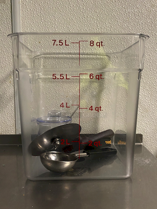 Variety of Smallware: 8qt Storage Container, Round Wheel Cutter, Sugar/Spice Container With Spoon. Rubber Oregano Label That Which Can Be Used On Multiple Containers. 

4x Your Bid. 