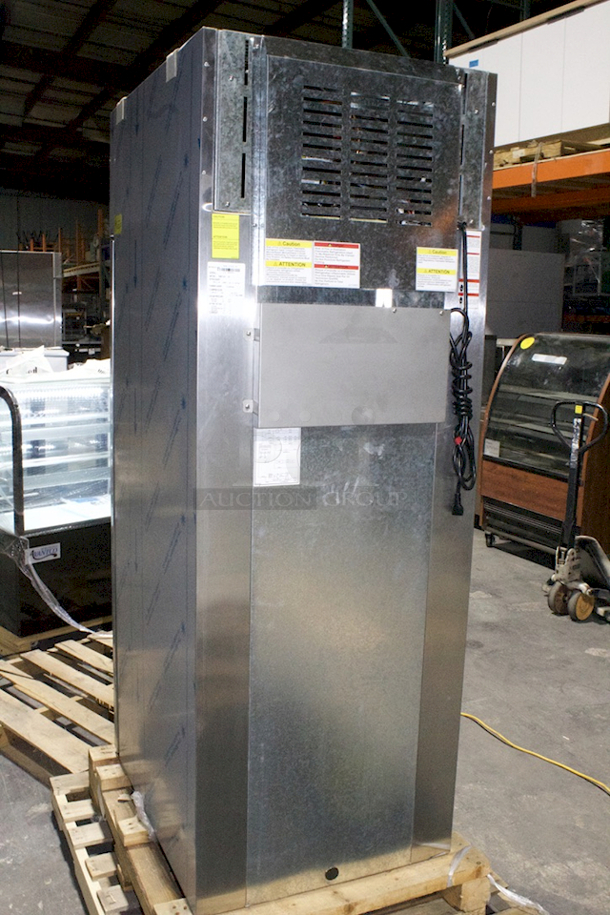 Brand NEW SCRATCH & DENT Beverage Air TMF1HC-1S 26" One Section Reach In Freezer, (1) Solid Door, 115v S/N: G22-000204. TESTED. WORKS. Fan sounds like it's rubbing on something.  - Image 4 of 8