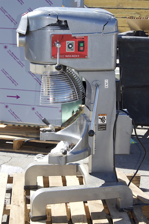 BRAND NEW SCRATCH & DENT! Avantco MX40H 40 Qt. Planetary Floor Mixer 240v, 2HP - Image 4 of 9