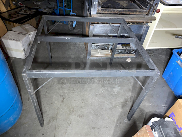 Metal Table Frame

40x40x30