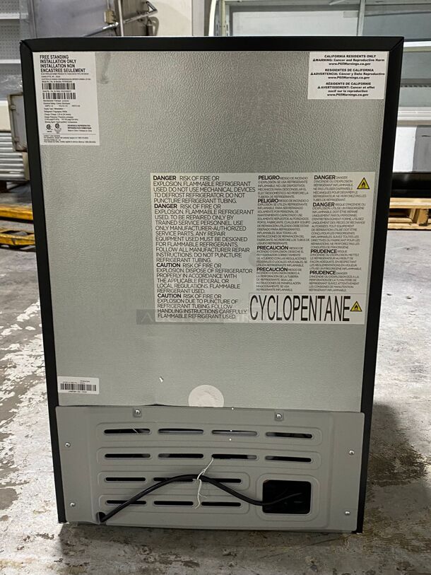 Frigidaire - 4.6 Cu. Ft. 138 12 oz. Can Capacity Beverage Center - Stainless Steel. Brand New

 - Image 4 of 6