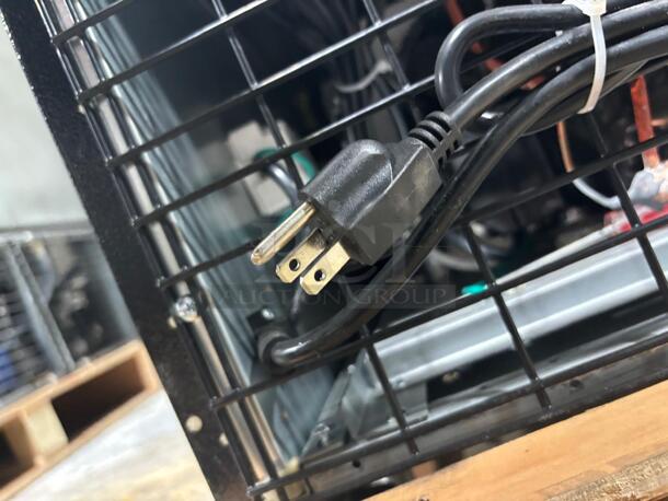 BRAND NEW Dukers DSM-15R Single Glass Door Refrigerated Merchandiser 27"
 - Image 4 of 6