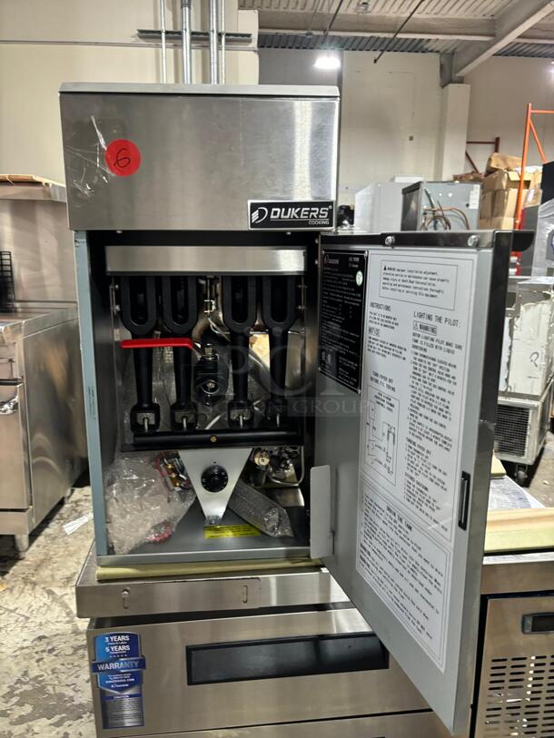 BRAND NEW DUKERS DCF4-NG GAS FRYER, FOUR TUBE BURNER, NATURAL GAS, - Image 2 of 4