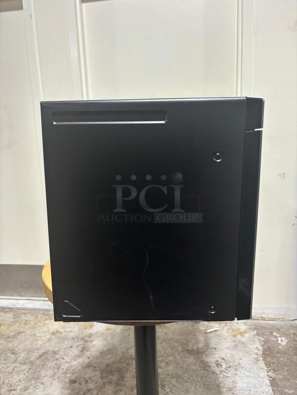 BRAND NEW scratch&dent Samsung 30 Inch Wide 1.6 Cu. Ft. 1000 Watt 300 CFM - Image 4 of 6