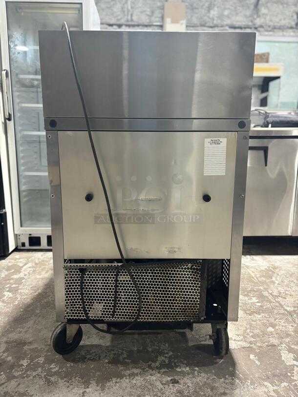 True TSSU-27-12M-C-HC ADA 27" TSSU Series Mega Top Sandwich/Salad Prep Table w/ Refrigerated Base, 115v
 - Image 3 of 8