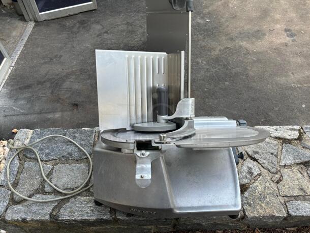Hobart Manual Meat Slicer w/ 14" Blade, Belt Driven, Aluminum, 1/2 hp
 - Image 4 of 6