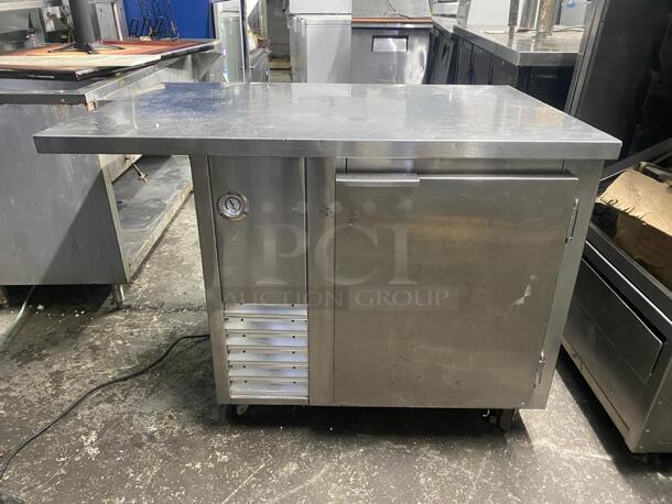 Amazing Single Door Stainless Steel Commercial Refrigerator
 - Image 2 of 6