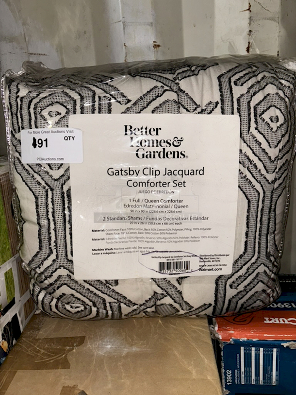 NEW, FACTORY SEALED! Better Homes & Gardens Gatsby Clip Jacquard Comforter Set, 1 Full / Queen Comforter (90 in x 90 in) & 2 Standard Shams (20 in x 26 in), Gray/White 