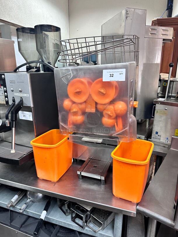 Certified Working! Commercial Speed Up High Capacity Countertop Automatic Feed Juicer - 40 Fruits / Minute 115 Volt  - Image 2 of 7