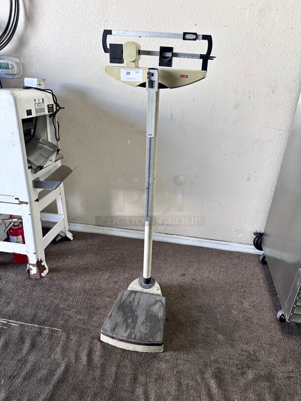  Seca 700 Physicians Scale Mechanical w/ Height Rod - Image 8 of 8