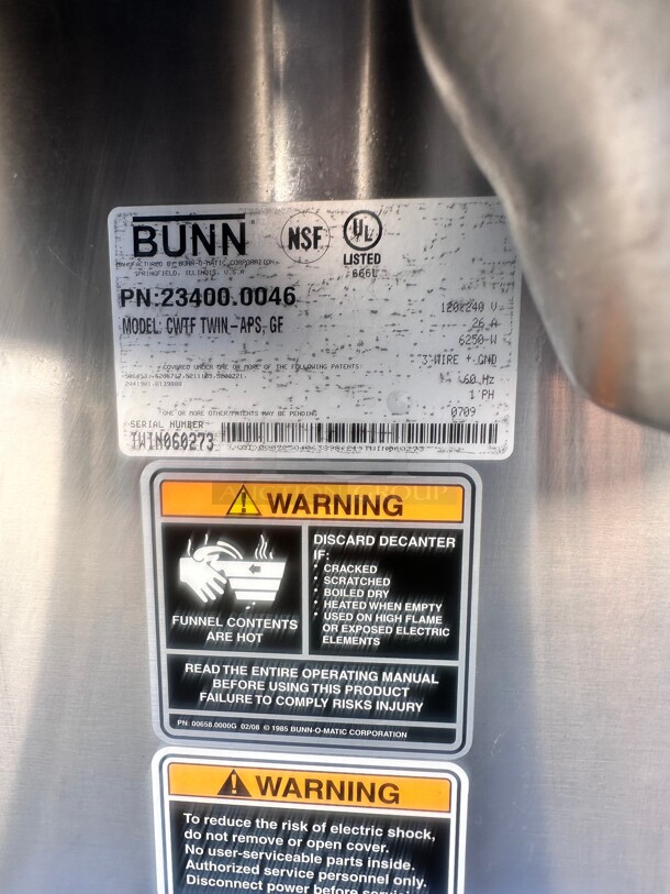 Bunn AXIOM Twin-APS 15 gal AXIOM® Twin Airpot Coffee Brewer, Faucet & LCD Display, 120 240v/1ph Working - Image 6 of 7