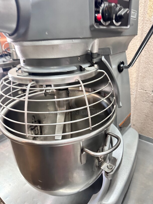 Excellent Hobart HL200 Legacy 20 qt Planetary Mixer - Bench Model, 1/2 hp, 120v Working - Image 4 of 7