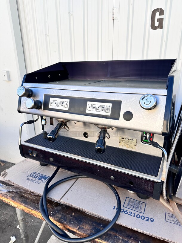 Late Model La Pavoni Bar V2 Commercial Volumetric Espresso Machine 220 Volt 1 Phase Working - Image 1 of 9