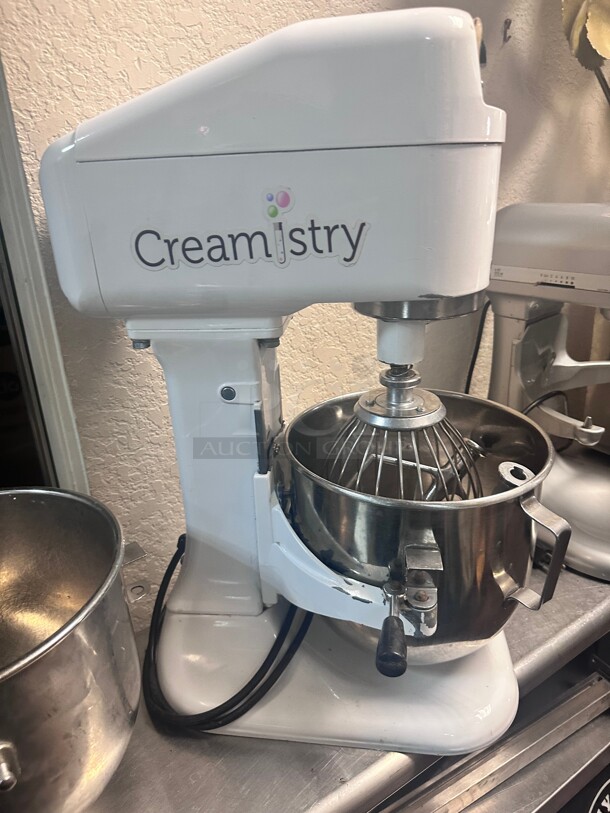 Working Globe SP08 8 qt Planetary Mixer - Bench Model, 1/4 hp, 115v  - Image 4 of 7