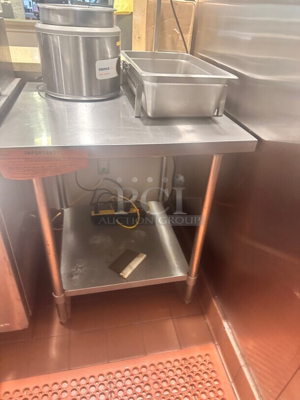 New Stainless Steel Work Table 30x30x35 - Image 2 of 7