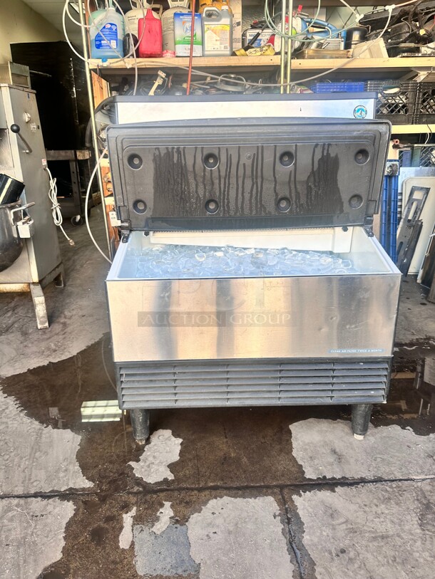 Late Model Hoshizaki 350Lb Per Day Ice Machine 115 Volt Tested and Working - Image 4 of 8