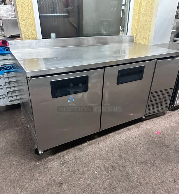 Working True TWT-67F-HC 67 inch W Worktop Freezer w/ (2) Sections & (2) Doors, 115v - Image 2 of 6