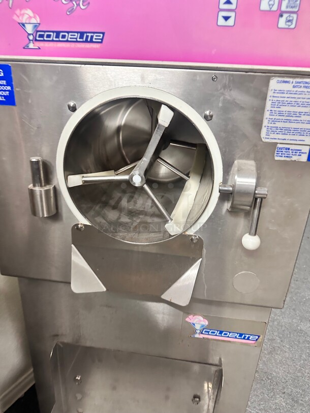 Coldelite Easy Freeze 7 20 Quart Horizontal Batch Freezer - 208-230V, 3 Phase Working Missing Front Cover - Image 6 of 11
